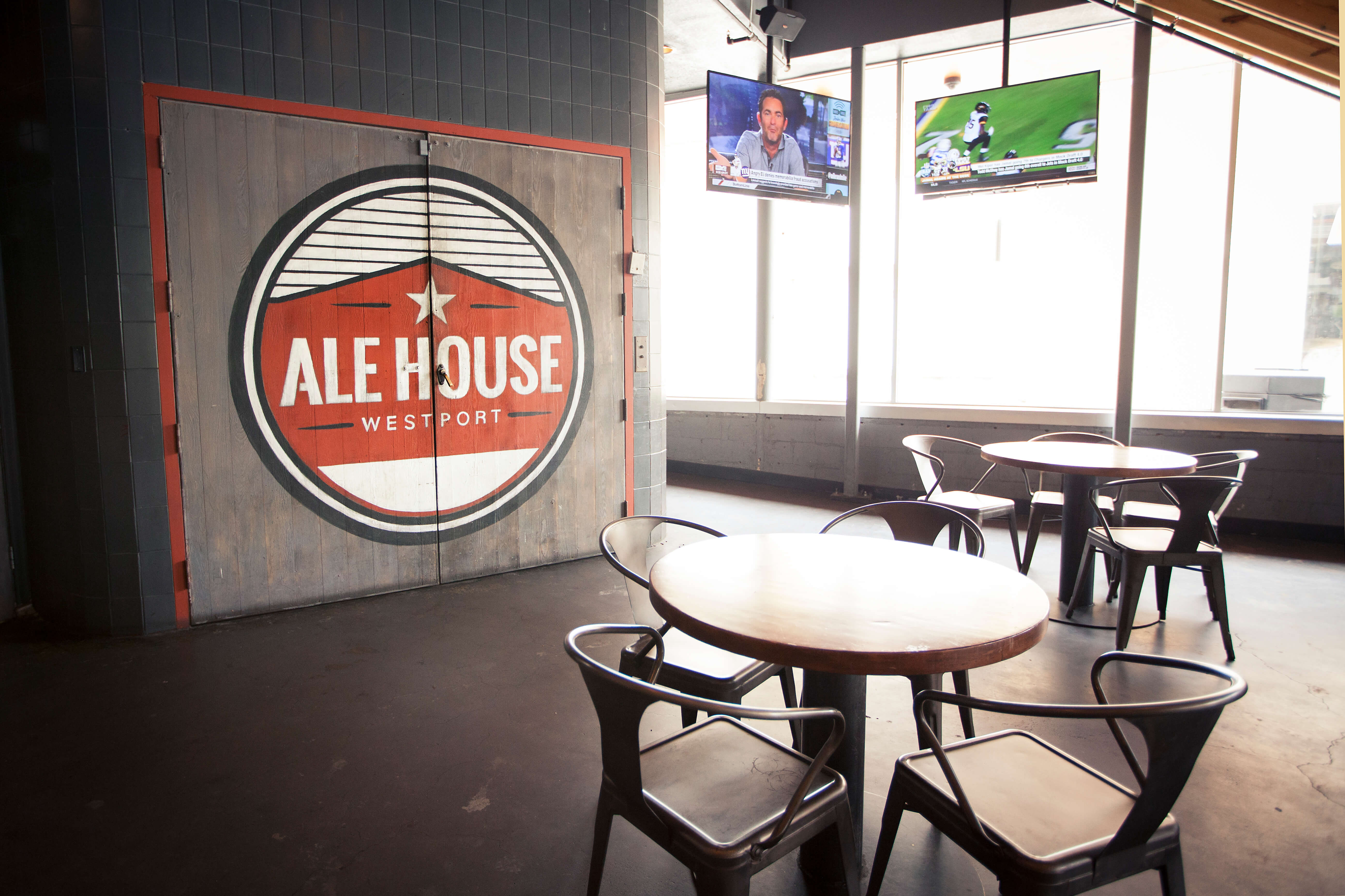 Ale House: One of the Best Restaurants Near Lee Summit - Westport Ale House